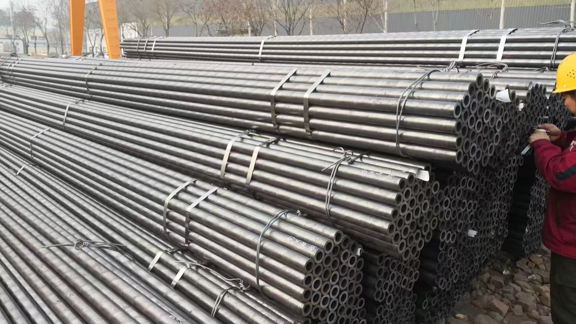 מוצר astm a53 a צינורות פלדה ללא תפרים dn 57 מ'מ wt12 מ'מ אורך 12 מ' עם שירות חיתוך מותאם אישית עבור יישומי שמן מקדחה api מוסמך-2