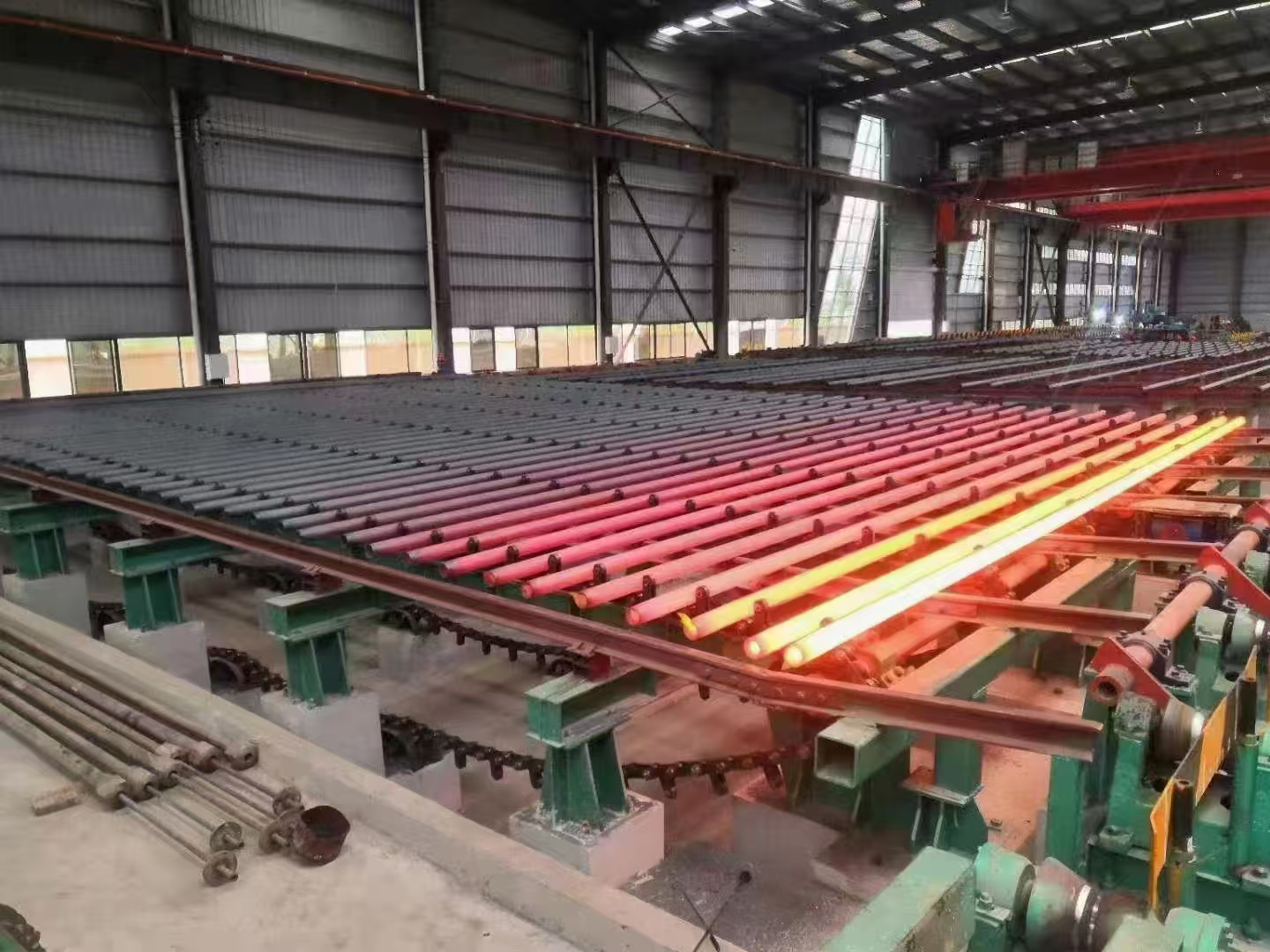 מוצר astm a53 a צינורות פלדה ללא תפרים dn 57 מ'מ wt12 מ'מ אורך 12 מ' עם שירות חיתוך מותאם אישית ליישומי שמן מקדחה api certified-5