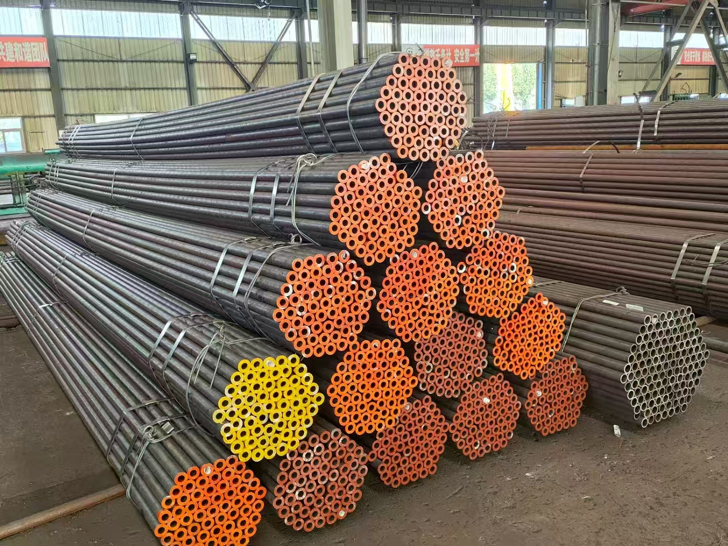 תקן גבוה ASTM A192 צינורות פלדה חלקים St52 פלדת פחמן ייצור