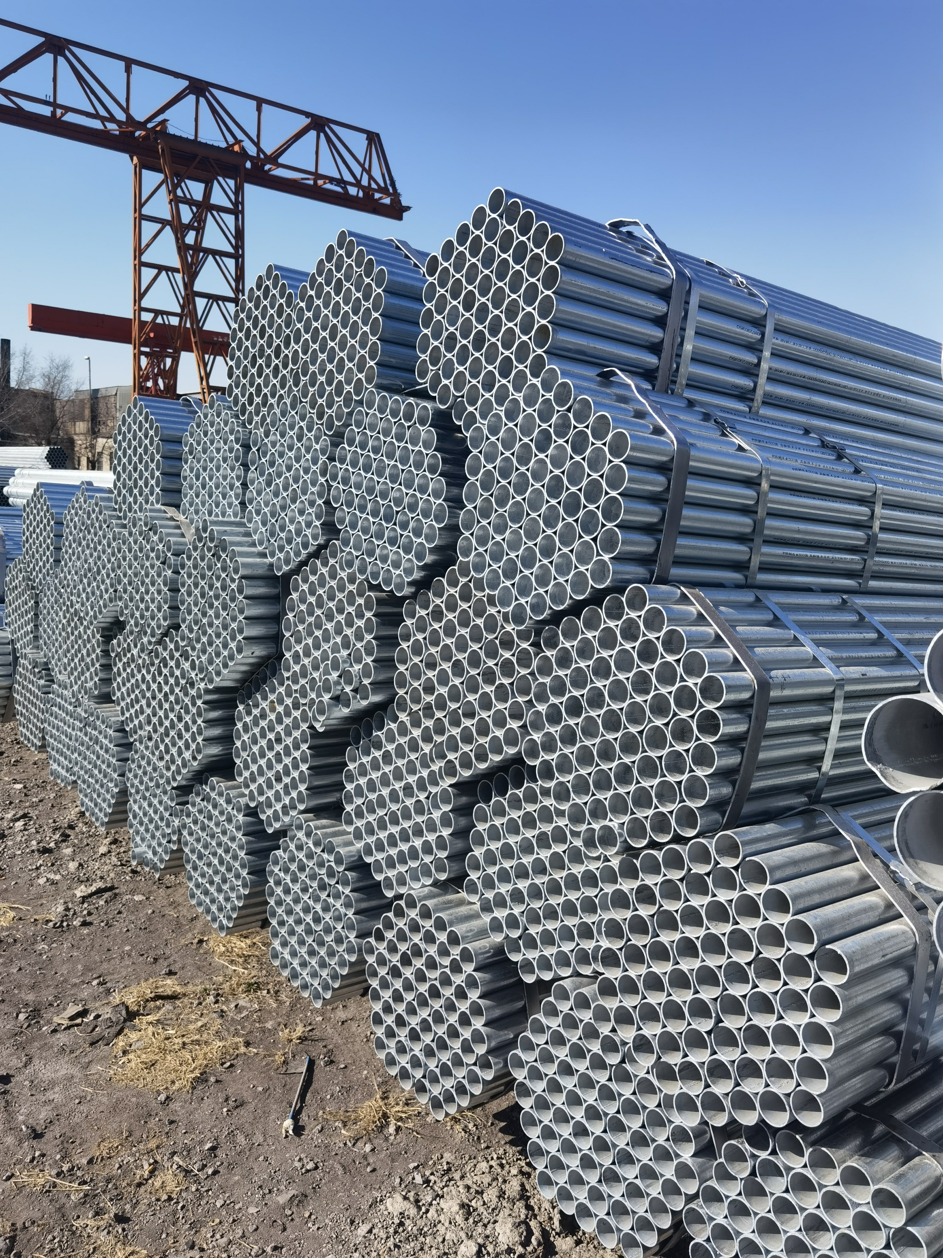 ASTM A500 Q235 פלדה עדינה פרופיל ERW מגולוון חתך חלול מרובע צינור ברזל/פלדה חלול מרובע בר 6 מ' 12 מ' ריתוך ספק כלול